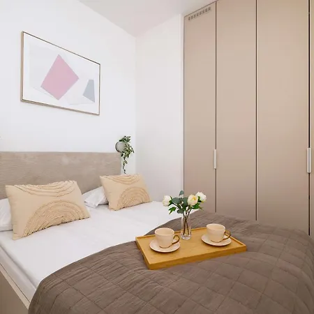 Nowoczesny W Katowicach Z Balkonem W Poblizu Spodka By Renters Apartmán *